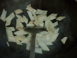 杏鲍菇银鱼蛋汤的做法步骤3