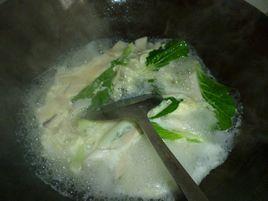 杏鲍菇银鱼蛋汤的做法步骤6