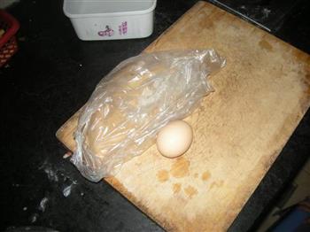 冰糖鸡蛋羹的做法步骤1