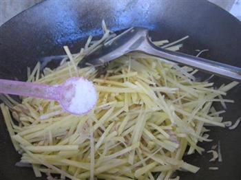 肉丝虾皮炒土豆丝的做法步骤10