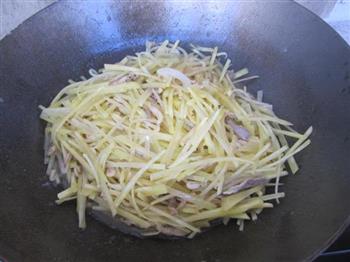 肉丝虾皮炒土豆丝的做法步骤12