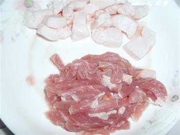 秋葵炒肉的做法步骤2