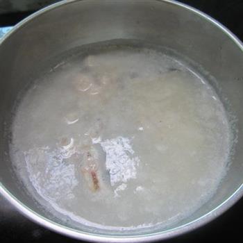 豆浆鱼骨汤的做法步骤5