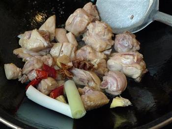 小鸡炖蘑菇的做法步骤4