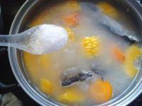 鱼头木瓜玉米汤的做法图解9
