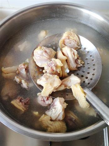 铁锅蛤蜊鸡的做法图解2