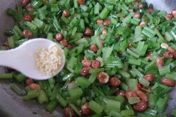 芹菜拌花生米的做法步骤8