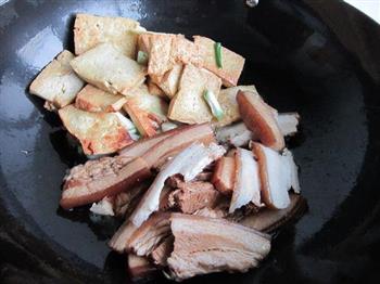 五花肉炖豆腐的做法步骤10