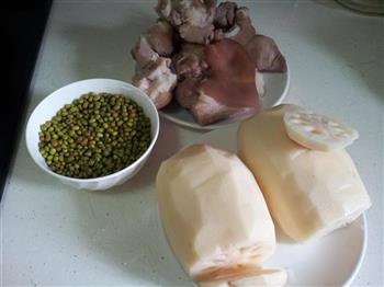 绿豆酿莲藕猪蹄汤的做法步骤3