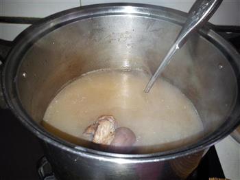 绿豆酿莲藕猪蹄汤的做法步骤7