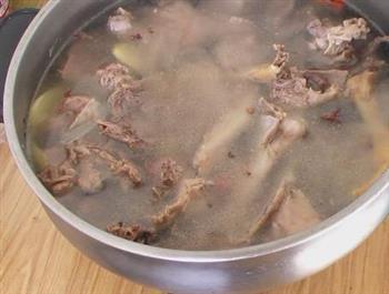 香菇鹅肉汤的做法图解6