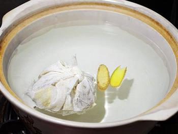 莲藕排骨汤的做法图解2