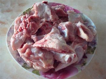 栗子杏鲍菇焖鸡的做法步骤2