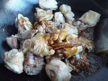 栗子杏鲍菇焖鸡的做法步骤6