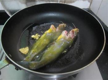 豆浆煮黄骨鱼的做法步骤6
