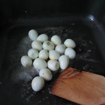 爆炒香菇蛋的做法步骤4