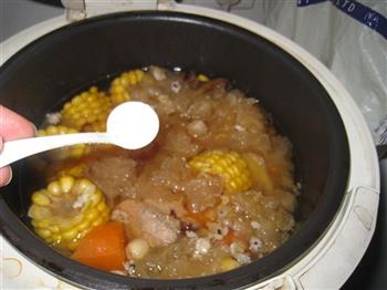 松茸银耳瘦肉汤的做法步骤8