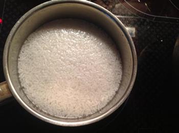 米酒汤圆的做法步骤2