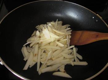 土豆丝炒肉丁的做法步骤3