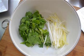 香菜拌腐竹的做法步骤2