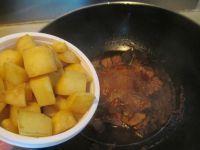 土豆炖牛肉的做法步骤12