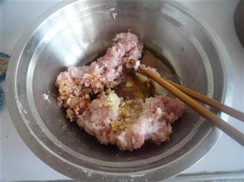 猪肉三鲜水饺的做法步骤3