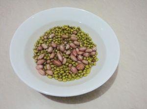 玉米花生绿豆粥的做法步骤1