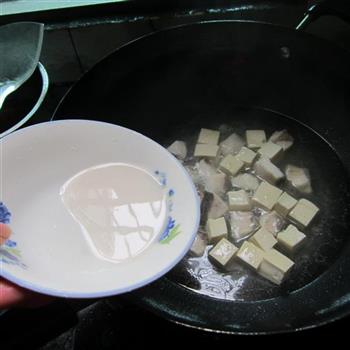鱼丁豆腐羹的做法步骤7