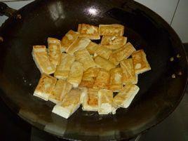 家常烧豆腐的做法步骤3