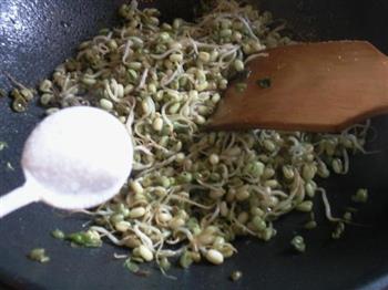 炒自发的绿豆芽的做法步骤6