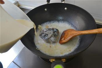 豆浆鱼头年糕汤的做法图解6