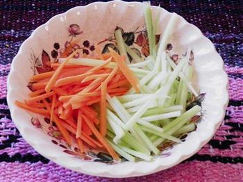 冬菇芹菜土豆丝的做法步骤2