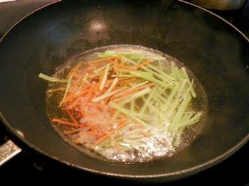 冬菇芹菜土豆丝的做法步骤4