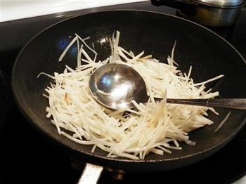 冬菇芹菜土豆丝的做法步骤6