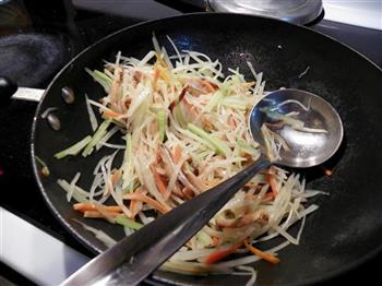 冬菇芹菜土豆丝的做法步骤9
