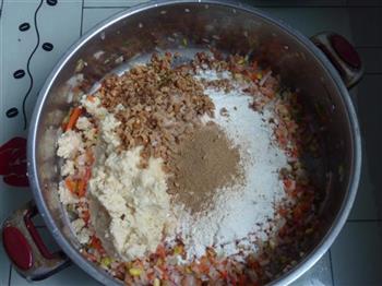 豆渣五香萝卜丸子的做法步骤4