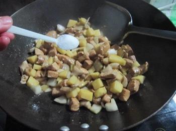 土豆鸡肉蘑菇焖饭的做法图解9