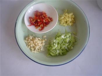 鱼香虾球茄子煲的做法步骤4
