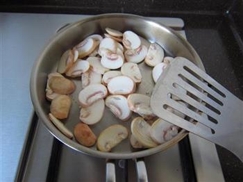 法式豆浆蘑菇浓汤的做法步骤5