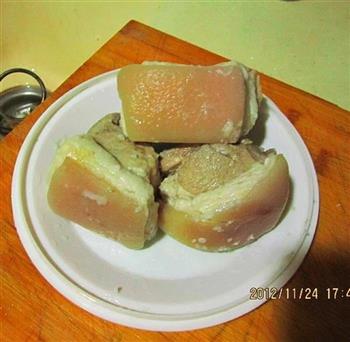砂锅酸菜白肉的做法步骤1
