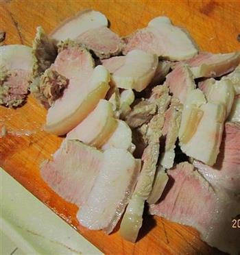 砂锅酸菜白肉的做法图解2