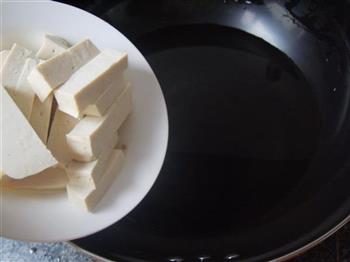 白菜炖老豆腐的做法图解1