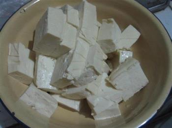 上汤香菇白菜炖豆腐的做法步骤1