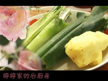 酸菜猪肉蒸饺的做法图解4