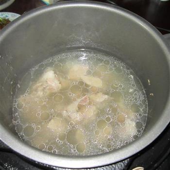 排骨馄饨饺子锅的做法步骤3
