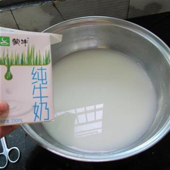 牛奶香甜玉米锅的做法步骤2