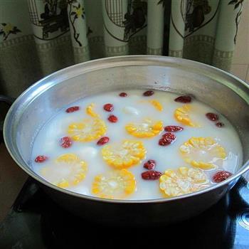 牛奶香甜玉米锅的做法步骤5
