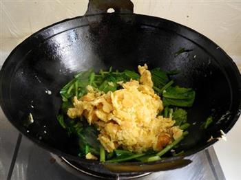 菠菜虾皮炒鸡蛋的做法步骤9