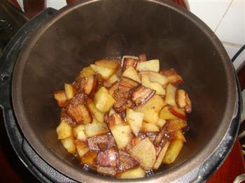 红烧肉炖土豆的做法步骤4
