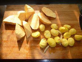红薯板栗排骨汤的做法图解7